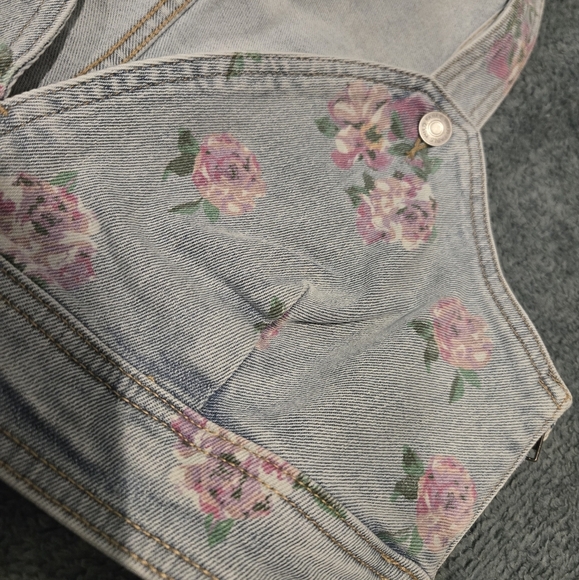 Wild Fable Denim Crop Floral Top - Picture 4 of 6